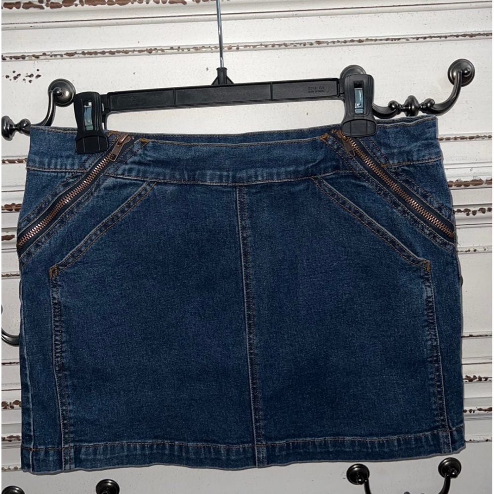 Like new DKNY denim mini skirt size 9